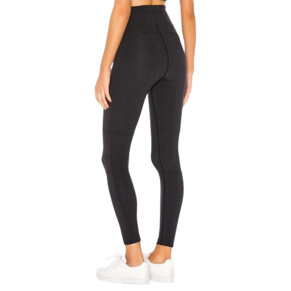 Free People Movement Keep It Up High Rise Pocket Legging in Black Size S - Picture 2 of 11
